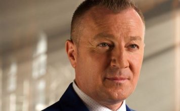 Videli ste je u Bajinom spotu, a niste znali da mu je rodila dvoje dece: Ovo je njegova 19 godina mlađa supruga (FOTO)