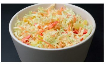 DA LI U KUPUS SALATU PRVO STAVLJATE ULJE ILI SIRĆE? REDOSLIJED JE VAŽNIJI NEGO ŠTO MISLITE, EVO ZAŠTO!