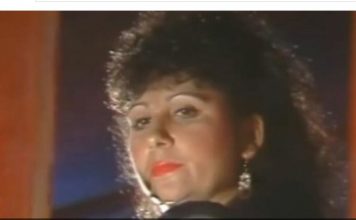 Znate li ko je? Ministri i buržuji dolazili da je slušaju, od samo jedne pesme sagradila 3 velike kuće