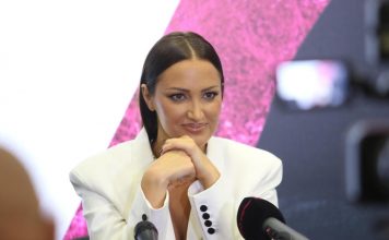 U kakvim je odnosima Aleksandra Prijović sa maćehom? Evo da li je pevačica prisustvovala očevom venčanju