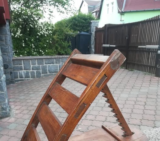 🧐 Ovo smo pronašli u staroj kući u koju smo se upravo uselili…