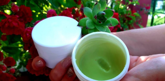 Čirevi, bradavice, upalne akne i pege mogu postati deo prošlosti: Za svega 10 minuta pripremite moćnu mast od čuvarkuće