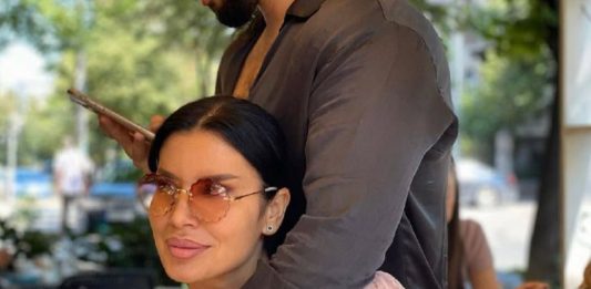 Ceo Čačak brujao je o njenoj trudnoći u 47. godini i luksuzu kojim je svima prkosila: Promenila je ime i preselila se u Beograd, a onda su isplivali šok detalji