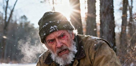 Skočio sam u jarak, odgurnuo trnje… i zaledio se: nosiljka za bebu, skrivena kao đubre. „Bože… ko ostavlja bebu ovde?!“ Zategnuo sam ćebe oko nje i šapnuo: „Polako. Držim te. Sada si sigurna.“ I u tom trenutku, znao sam da danas ne lovim—borim se za život… i istina iza tog plača tek je počinjala…