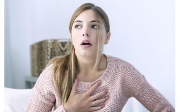 Zašto se javlja BOL U GRUDIMA PRI DISANJU? 7 mogućih razloga i kada se hitno javiti lekaru