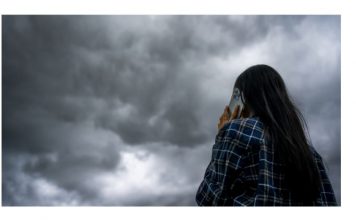 KADA GRMI, OD MOBILNOG TELEFONA JE OPASNIJE NEŠTO DRUGO: Stručnjak savetuje da se klonite ovog uređaja