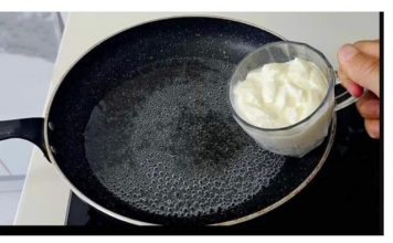 Skoro NIKO za ovo ne zna! Samo sipajte JOGURT u kipuću vodu, dodajte brašno i ne morate ujutro ići u prodavnicu