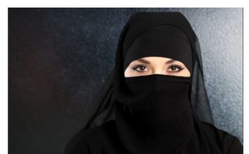 OVA ŽENA IMA 43 GODINE I RODILA JE 19 DECE! Zove se Hamda, a kada je otkrila čime se bavi ljudi su zanemeli (FOTO)