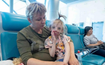 Jelena rodila dete bez pola lica, onesvestila se od šoka kad je videla: Svi su iznenađeni kako sad ova devojčica izgleda