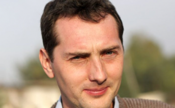 “Supruga i ja čekamo drugo dete i odlučio sam da roditeljima više ne šaljem novac: Kad sam pročitao očevu poruku, kao da mi je neko zabio nož u srce”