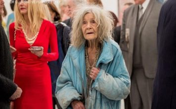 Pustio sam beskućnicu u moju galeriju, koju su većina ljudi ignorisali. Prišla je jednoj od slika i tiho rekla: „Ovo je moje.“