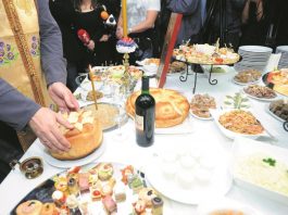 Počela je sezona slava, ispoštujte običaje: Na slavu se ne zove, već je kuća otvorena za svakoga, a ovo je prava suština