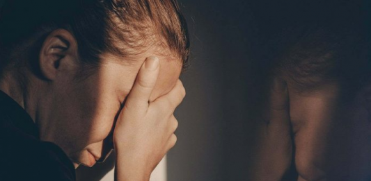 Kako prepoznati emocionalno nestabilnu osobu koja glumi da je “sasvim normalna”? Obratite pažnju na NJIHOVE rečenice i reakcije