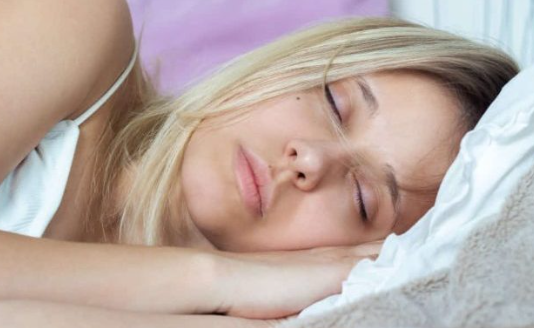 0d bake vidjela trik sa jastukom, sada spava kao top: Isprobajte još večeras, krajnje je jednostavno