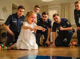 Mala devojčica je pozvala policiju zbog zvukova ispod kreveta — otkriće je iznenadilo sve.