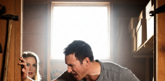 Prisilio sam suprugu da provede noć u skladištu samo zato što je odgovorila mojoj majci — Ali ono što sam vidio kada sam sljedećeg jutra otvorio vrata ostavilo me je smrznutog na mjestu