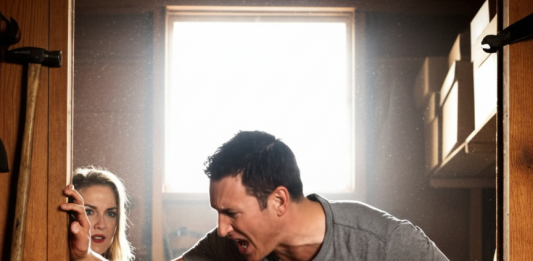 Prisilio sam suprugu da provede noć u skladištu samo zato što je odgovorila mojoj majci — Ali ono što sam vidio kada sam sljedećeg jutra otvorio vrata ostavilo me je smrznutog na mjestu