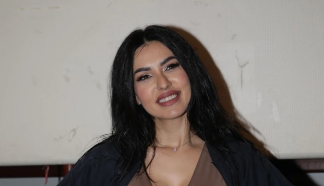 SEVALE BRADAVICE: Tanja Savić pevala bez gaća i brusa! Šta joj se desilo, pokazala previše!!! - featured image SEVALE BRADAVICE: Tanja Savić pevala bez gaća i brusa! Šta joj se desilo, pokazala previše!!! - featured image