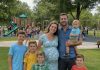 Godinama me supruga krivila što smo dobili pet sinova i nijednu kćer — ali kad joj je liječnica napokon položila djevojčicu na prsa, njezin prvi šapat otkrio je tajnu staru više od dvadeset godina