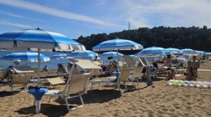 Pakao na crnogorskom primorju: Turisti besni pakuju kofere i prekidaju odmor, u špicu sezone se ovo dešava…