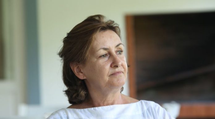 10 kućnih navika koje čine da žena izgleda staro i zapušteno: Dodaju joj godine u trenu