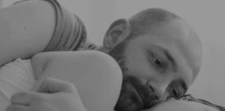 Šta znači ako žena tokom intimnog odnosa samo leži i pasivno se ponaša, prema psihologiji Šta znači ako žena tokom intimnog odnosa samo leži i pasivno se ponaša, prema psihologiji - featured image