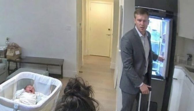 Vratio sam se kući potpuno neočekivano u novogodišnjoj noći, nestrpljiv da iznenadim svoju suprugu i prvi put uzmem u naručje našeg tek rođenog sina.