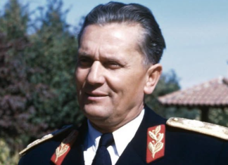 NIKAD VIĐENA SLIKA mladog Tita u zatvoru 1928. potpuno je ŠOKIRALA CEO BALKAN: OVAJ detalj na licu SVI KOMENTARIŠU – to što je Broz dobio po rođenju drugi DEBELO PLAĆAJU