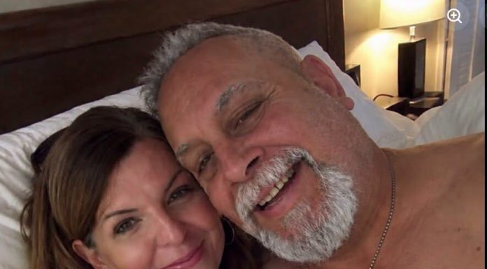 Deset godina davala sam mu sve što bi mu davala supruga — a onda mi je rekao da se nikada neće oženiti mnome. Ostala sam smirena, ali ono što sam sljedećeg jutra stavila na kuhinjski stol ostavilo ga je bez riječi