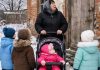 Majka petoro dece nasledila kuću rođake koju je jedva poznavala — a onda je, čim je prešla prag, otkrila tajnu koja ju je sledila do kostiju