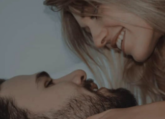 Ovo je najveća muška slabost u krevetu – žena koja to zna ima moć nad njim