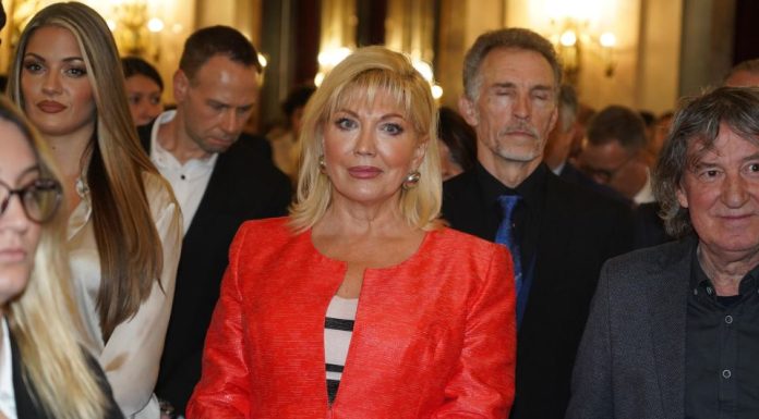 Suzana Mančić ljubi uglednog Grka već 25 godina: A iznenadiće vas kakvu titulu ima, čime se bavi i koliko zarađuje godišnje