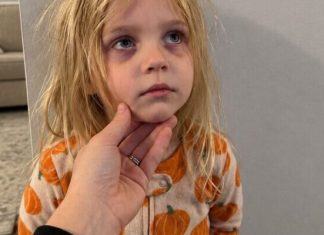 🥺👉💔 „TATA, MOLIM TE, NEMOJ ME SUTRA VODITI U ŠKOLU…“ Mislio sam da moja šestogodišnja kći jednostavno ne želi ići u školu. Ali jedne večeri primijetio sam tamni trag na njezinoj ruci. Pokušala ga je sakriti, a onda me pogledala ravno u oči i rekla nešto zbog čega sam samo sjeo na pod i zaplakao… 😨👇‼️