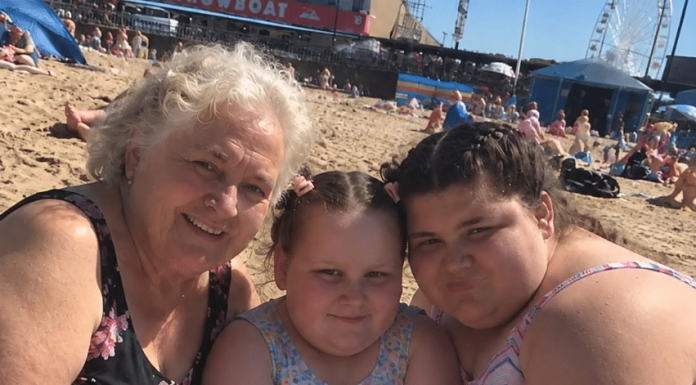 😱💔 Moja svekrva godinama je prekomjerno hranila moje dvije kćeri, tvrdeći da to radi za njihovo zdravlje. Ali kada se moja mlađa kći onesvijestila na plaži, liječnici su otkrili nešto ZASTRAŠUJUĆE. A kada su pitali što je baka potajno miješala u njihovu hranu, UKOČILA SAM SE OD UŽASA… 💔🥺‼️