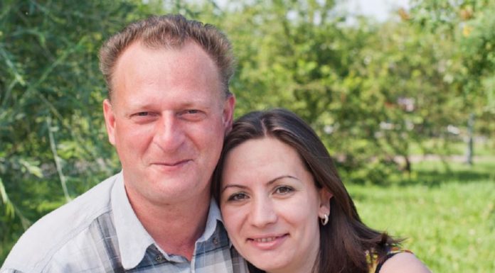 Ružica se posle 6 dana letovanja u Stavrosu udala za konobara Grka: “U braku smo 21 godinu, imamo 4 dece, ali postoji nepremostiv problem”
