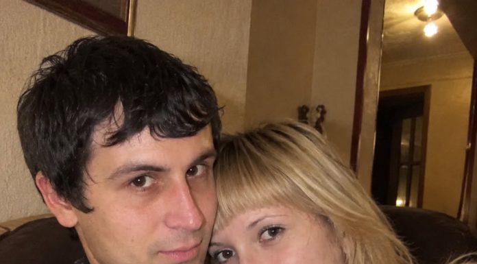 😱💔 Moja baka poklonila je mojoj kćeri stari ogrlicu za rođendan… a moja je majka problijedjela čim ju je ugledala! 😨 Tada mi je otkrila najstrašniju tajnu naše obitelji: moj je djed zlostavljao moju majku kada je imala samo 15 godina… a moja je baka sve znala od samog početka. 💔