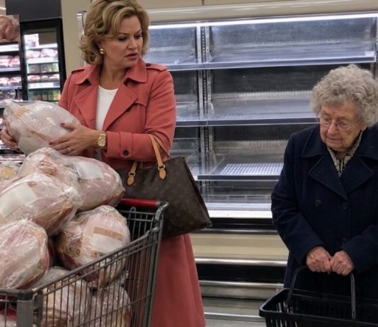 Bogata žena kupila je sve ćurke na akciji, dok je starija baka preklinjala da ostavi bar jednu za svog bolesnog unuka. Tada se iz zvučnika supermarketa začuo muški glas, a žena je odjednom prebledela.