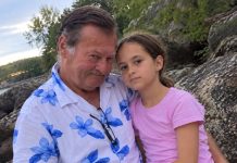 Na ovoj fotografiji smiješila sam se pored svog očuha… Godinama je moja majka vjerovala da me voli kao vlastitu kćer, ali nije imala pojma što se zapravo događalo iza njenih leđa — niti zašto ću tu tajnu nositi sa sobom još mnogo godina