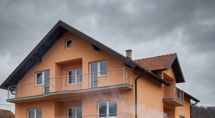 Sin mu je iz Nemačke slao hiljade evra da naprave vilu u selu. Starac je umro u maloj letnjoj kuhinji, željan sina, a ne fasade