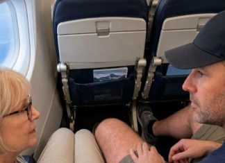 Muškarac je satima zauzimao deo mog sedišta u avionu! Kada sam ga zamolila da se pomeri, nasmejao se: „Tako ste sitni! Zašto vam treba toliko prostora?“ Ali kada se vratio iz toaleta, ukočio se od šoka i besno povikao: „ŠTA STE TO URADILI?!“